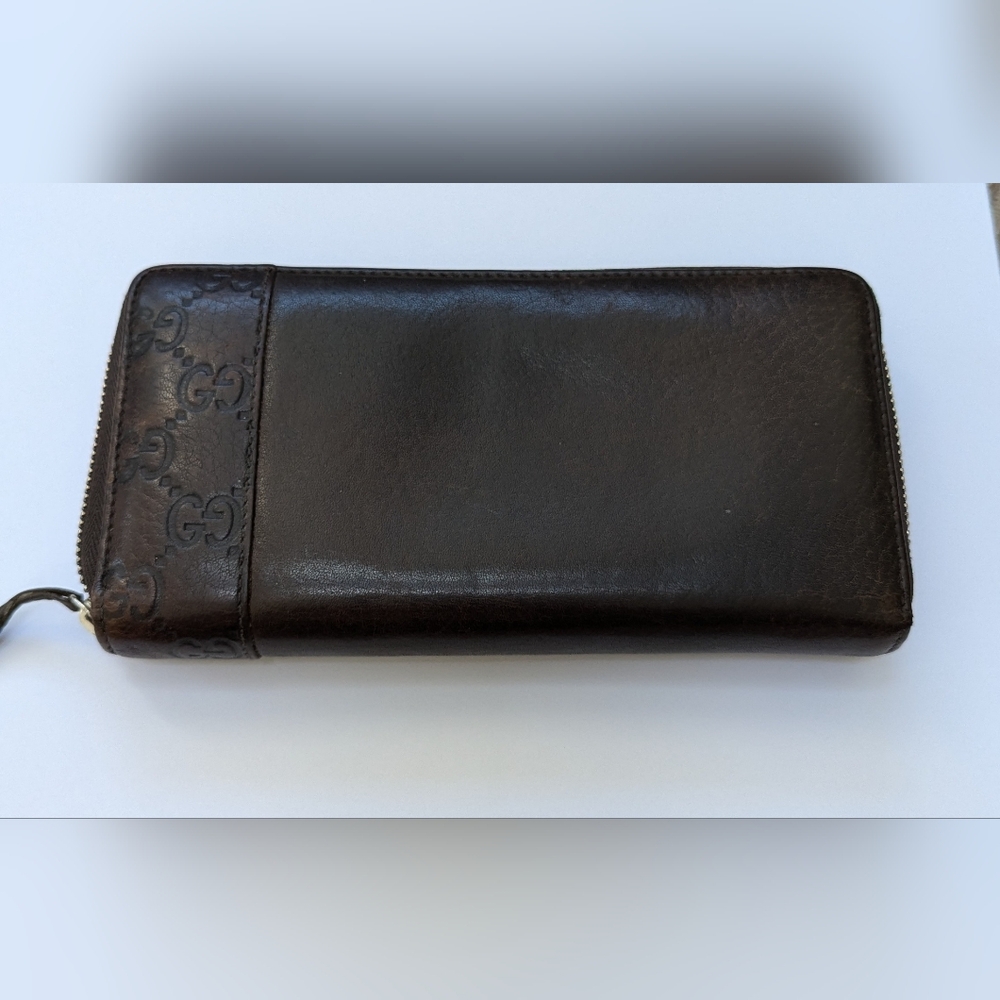 Gucci GG Zip Around Leather Continental Wallet EUC